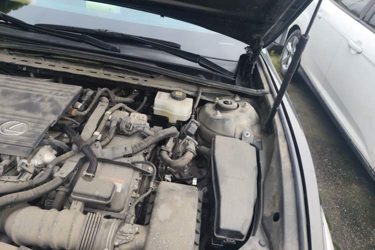 Used Lexus ES 2021 300h Excellence Edition Engine Bay Left