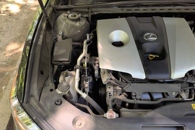 Used Lexus ES 2021 260 F SPORT Engine Bay Right
