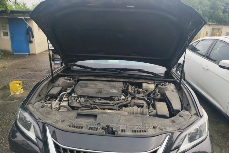 Used Lexus ES 2021 300h Excellence Edition Engine Bay