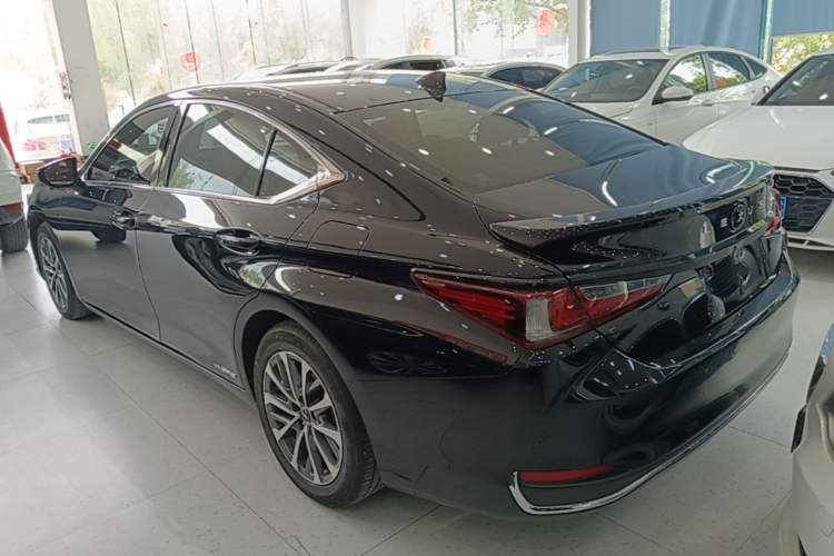 Used Lexus ES 2021 300h Excellence Edition Exterior 2