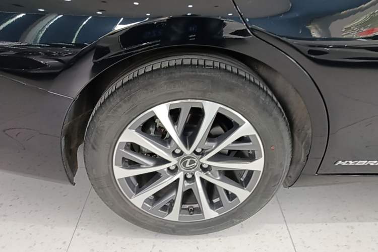 Used Lexus ES 2021 300h Excellence Edition Exterior 5