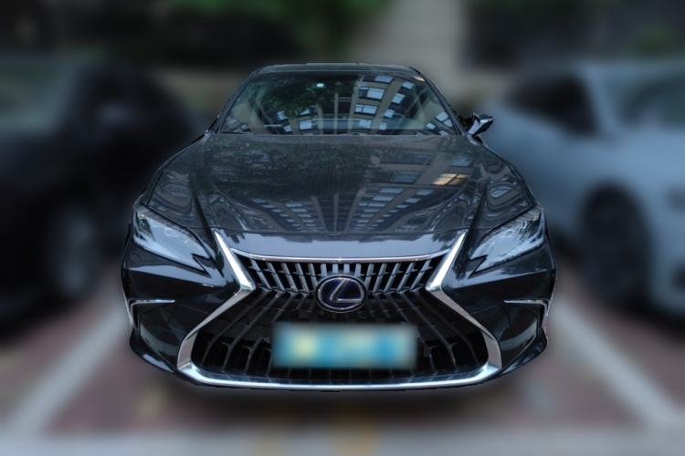 Used Lexus ES 2021 300h Deluxe Edition Front