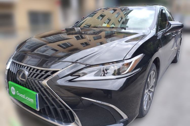 Used Lexus ES 2021 300h Excellence Edition Front