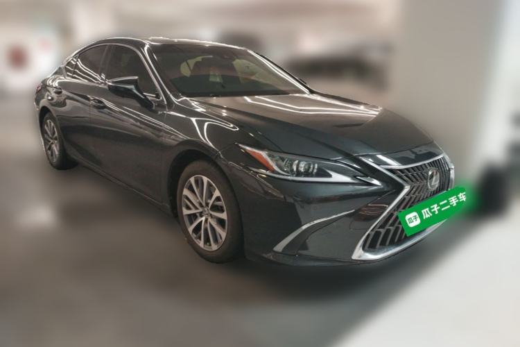 Used Lexus ES 2021 200 Excellence Edition Front Right 45 Deg