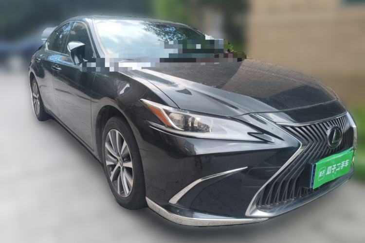 Used Lexus ES 2021 260 Excellence Edition Front Right 45 Deg