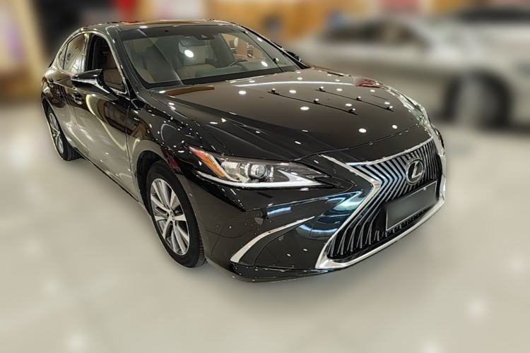 Used Lexus ES 2021 200 Excellence Edition Front Right 45 Deg