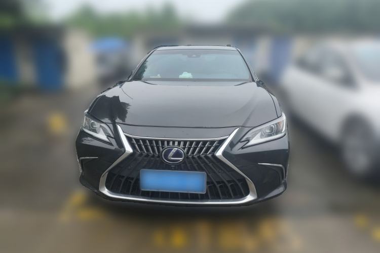 Used Lexus ES 2021 300h Excellence Edition Front