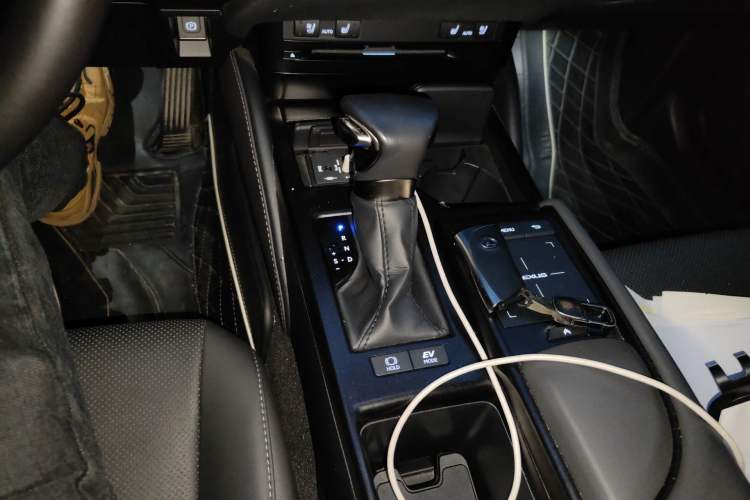 Used Lexus ES 2021 300h Deluxe Edition Gear Lever