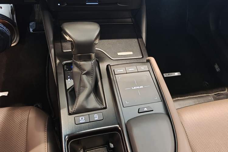 Used Lexus ES 2021 200 Excellence Edition Gear Lever