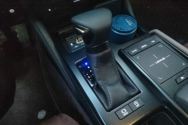 Used Lexus ES 2021 260 Excellence Edition Gear Lever