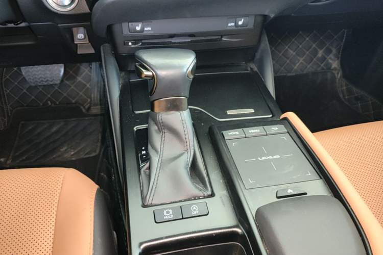Used Lexus ES 2021 200 Excellence Edition Gear Lever