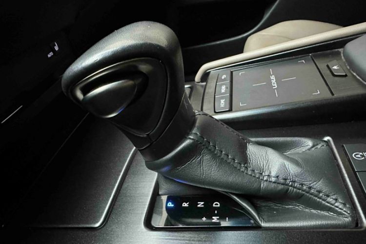 Used Lexus ES 2021 200 Excellence Edition Gear Lever