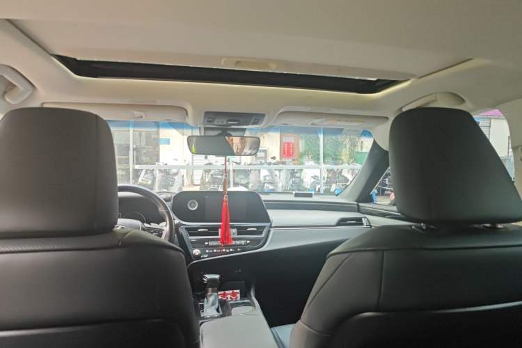 Used Lexus ES 2021 260 Excellence Edition Headliner