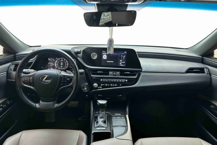 Used Lexus ES 2021 200 Excellence Edition Interior 1