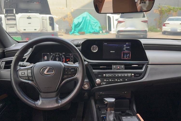 Used Lexus ES 2021 200 Excellence Edition Interior 3