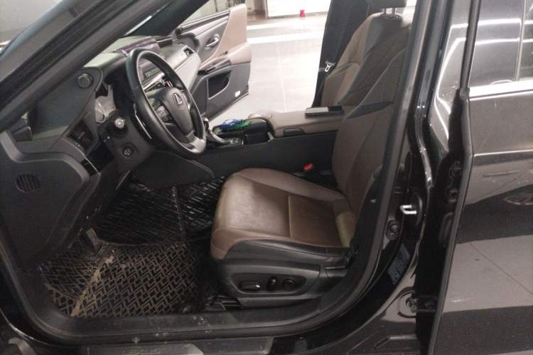 Used Lexus ES 2021 200 Excellence Edition Left Front Seat