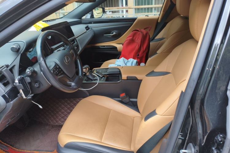 Used Lexus ES 2021 300h Excellence Edition Left Front Seat