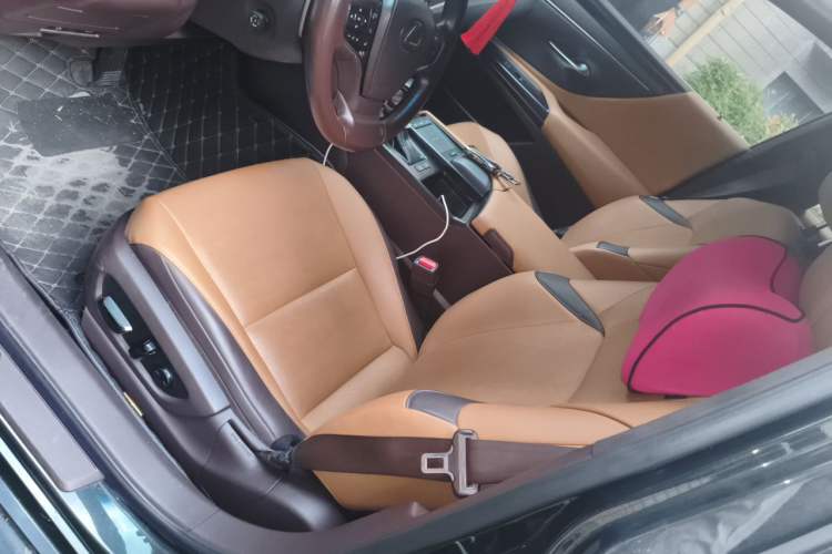 Used Lexus ES 2021 260 Excellence Edition Left Front Seat