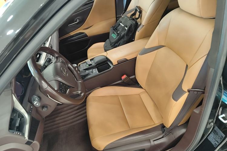 Used Lexus ES 2021 200 Excellence Edition Left Front Seat