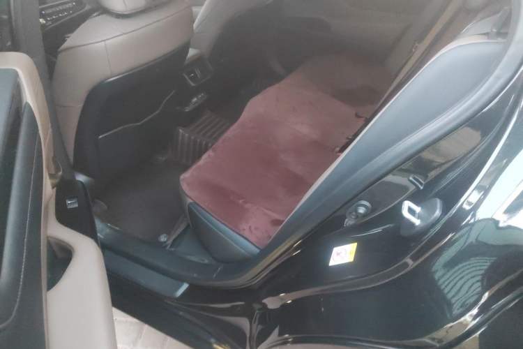 Used Lexus ES 2021 260 Excellence Edition Left Rear Seat