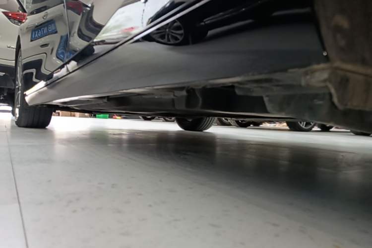 Used Lexus ES 2021 300h Excellence Edition Left Side Sill