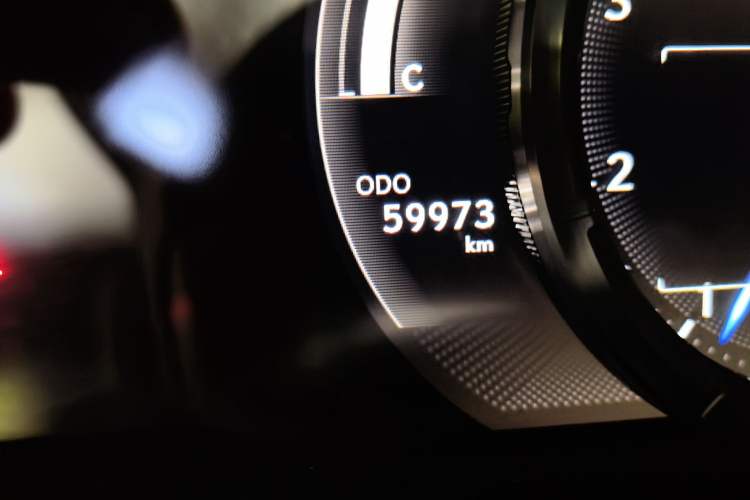 Used Lexus ES 2021 260 F SPORT Odometer Close Up