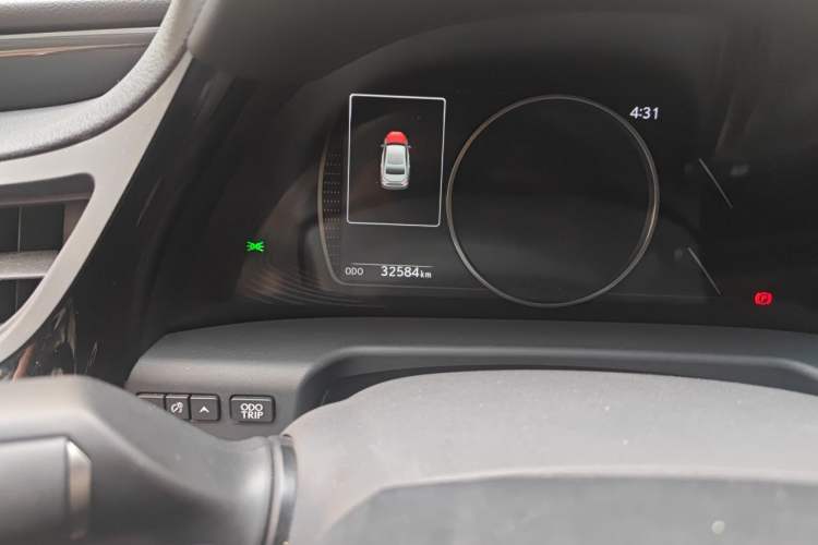 Used Lexus ES 2021 260 Excellence Edition Odometer Close Up