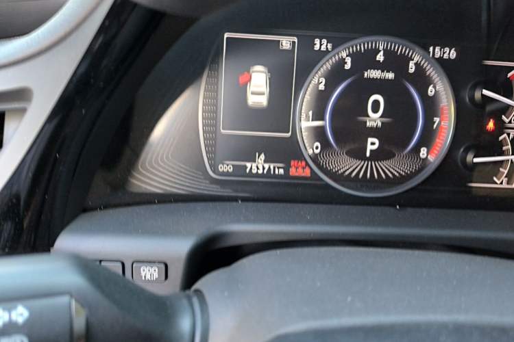 Used Lexus ES 2021 200 Excellence Edition Odometer Close Up