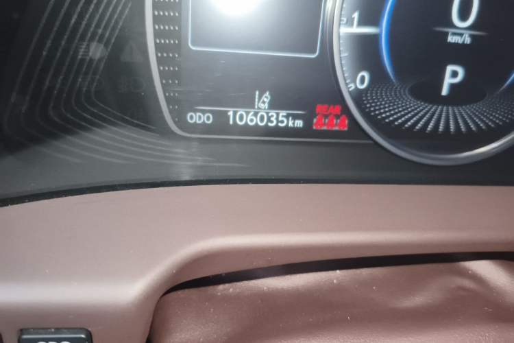 Used Lexus ES 2021 260 Excellence Edition Odometer Close Up