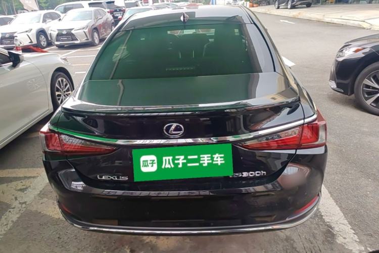 Used Lexus ES 2021 300h Excellence Edition Rear
