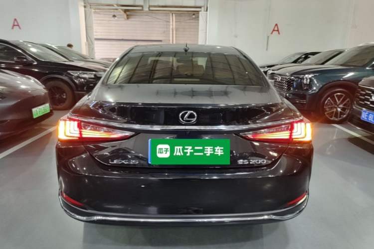 Used Lexus ES 2021 200 Excellence Edition Rear
