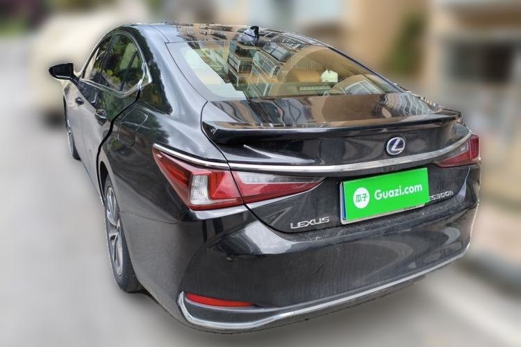 Used Lexus ES 2021 300h Excellence Edition Rear Left 45 Deg