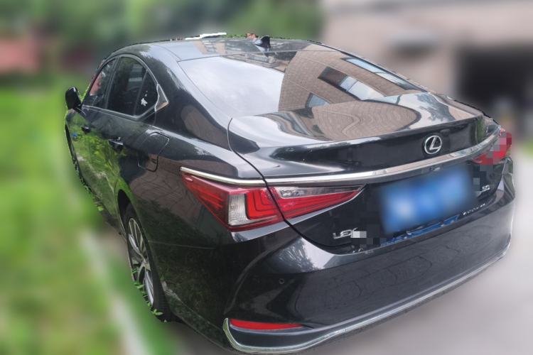 Used Lexus ES 2021 260 Excellence Edition Rear Left 45 Deg