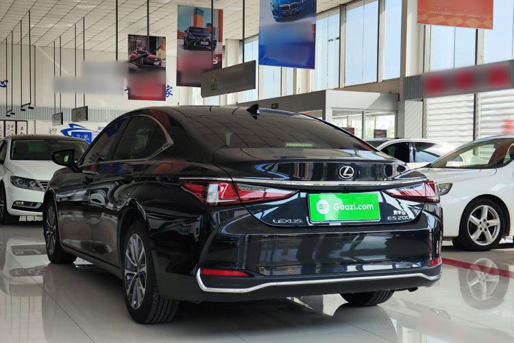 Used Lexus ES 2021 200 Excellence Edition Rear Left 45 Deg
