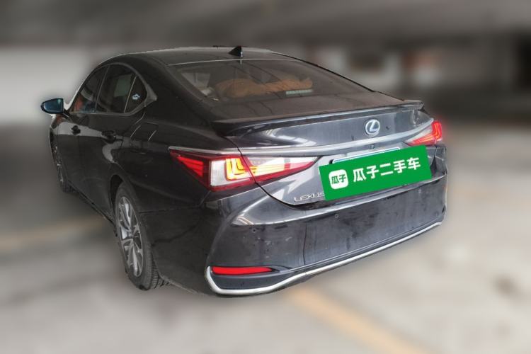 Used Lexus ES 2021 300h Excellence Edition Rear Left 45 Deg