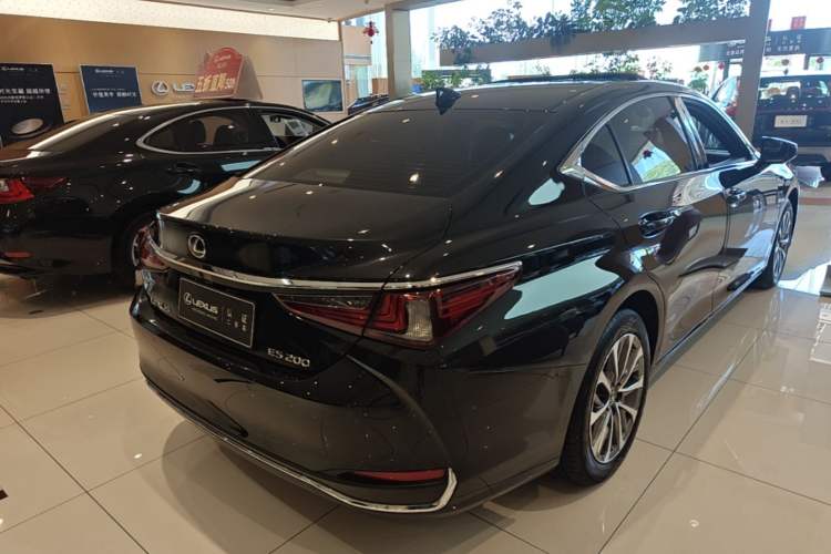 Used Lexus ES 2021 200 Excellence Edition Rear Right 45 Deg