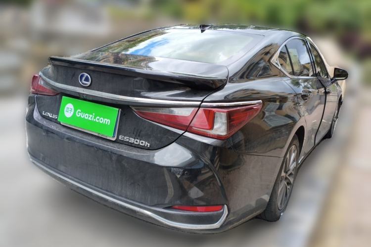 Used Lexus ES 2021 300h Excellence Edition Rear Right 45 Deg