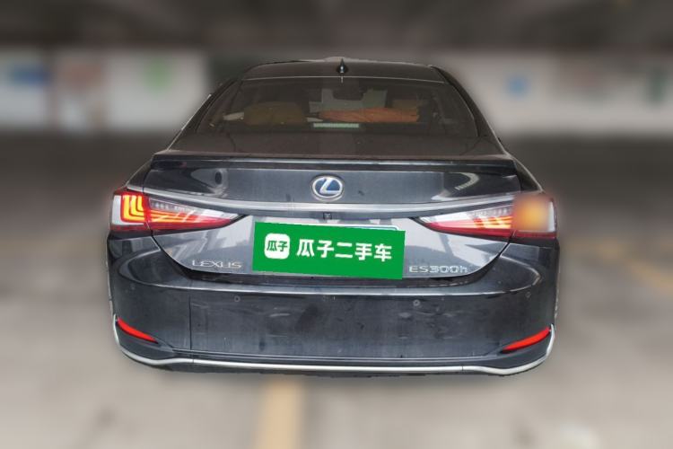 Used Lexus ES 2021 300h Excellence Edition Rear
