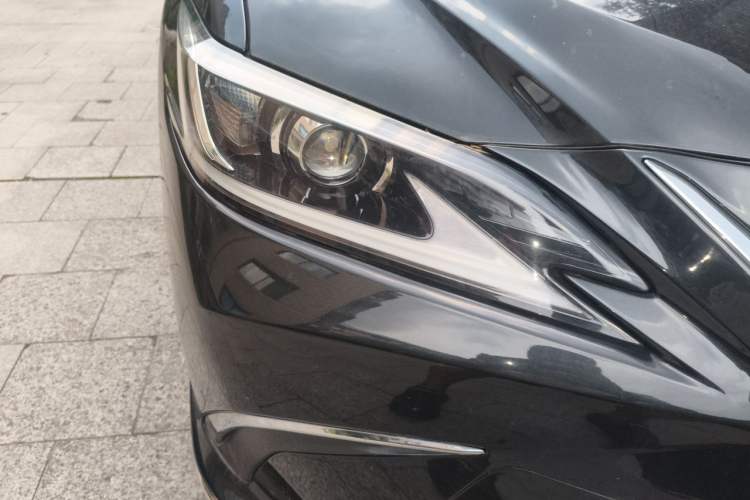Used Lexus ES 2021 260 Excellence Edition Right Front Headlight