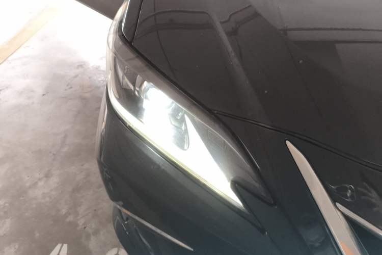 Used Lexus ES 2021 300h Excellence Edition Right Front Headlight