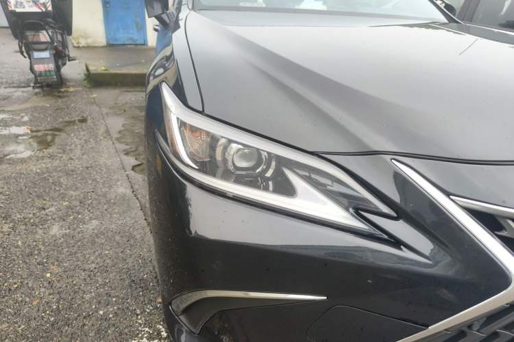 Used Lexus ES 2021 300h Excellence Edition Right Front Headlight