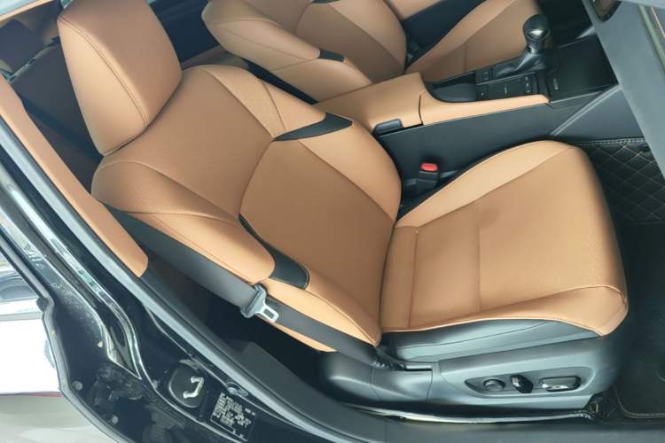 Used Lexus ES 2021 200 Excellence Edition Right Front Seat