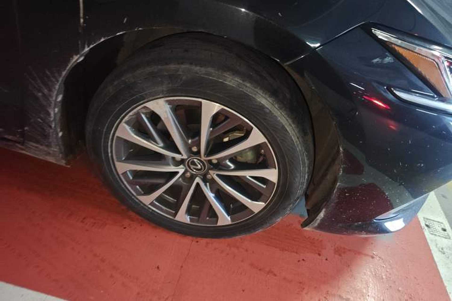 Used Lexus ES 2021 200 Excellence Edition Right Front Wheel Hub