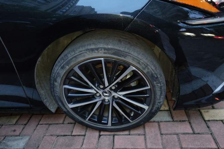 Used Lexus ES 2021 300h Deluxe Edition Right Front Wheel Hub