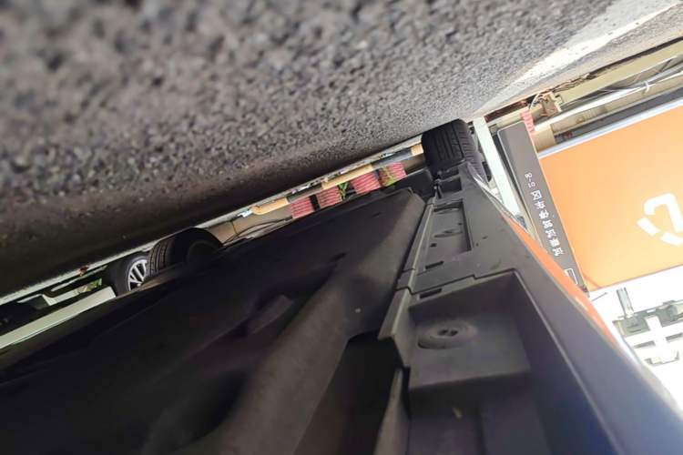 Used Lexus ES 2021 300h Excellence Edition Right Side Sill