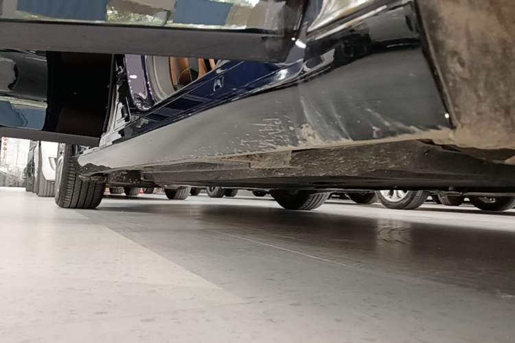 Used Lexus ES 2021 300h Excellence Edition Right Side Sill