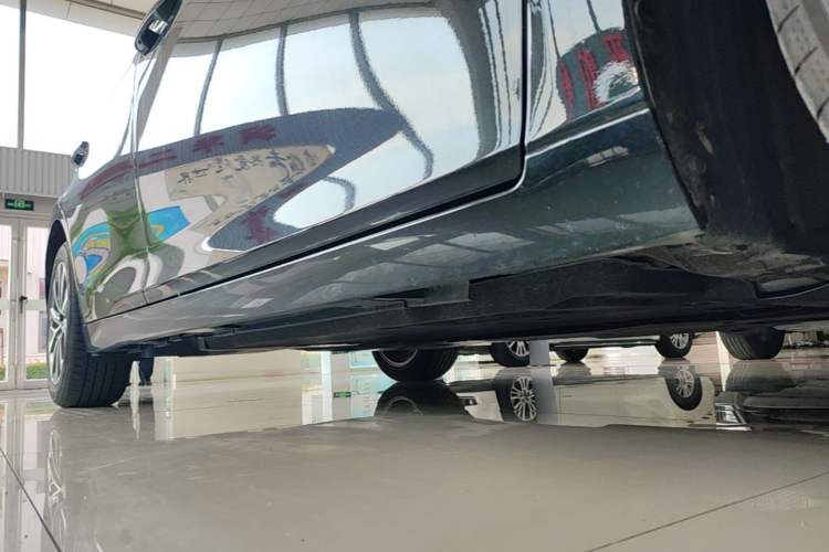 Used Lexus ES 2021 200 Excellence Edition Right Side Sill