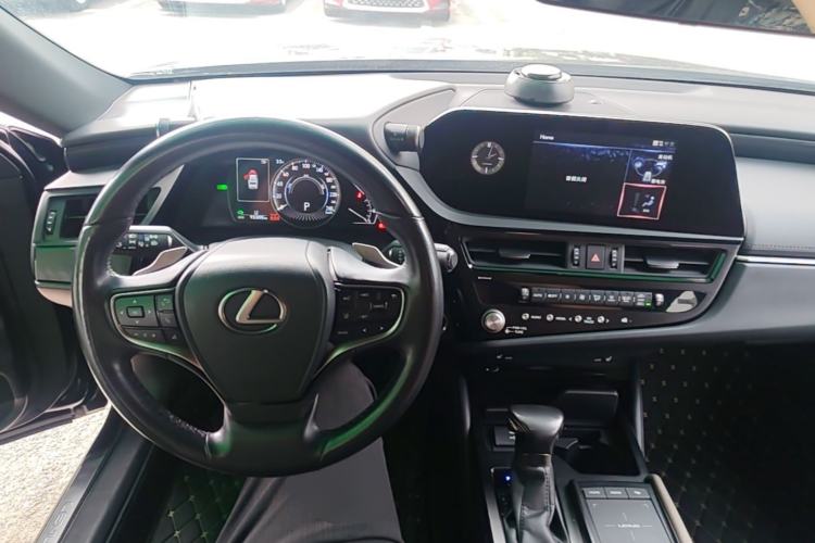 Used Lexus ES 2021 300h Excellence Edition Steering Wheel