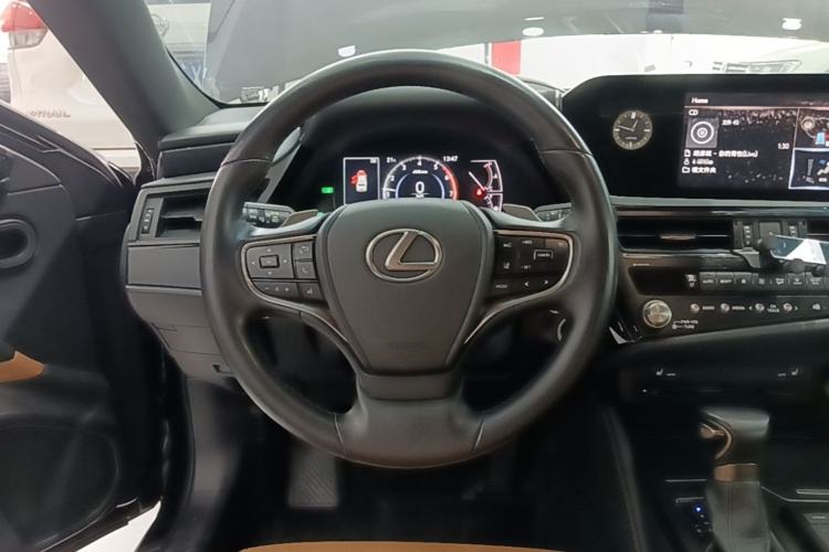 Used Lexus ES 2021 300h Excellence Edition Steering Wheel