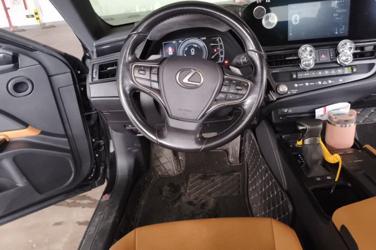 Used Lexus ES 2021 300h Excellence Edition Steering Wheel